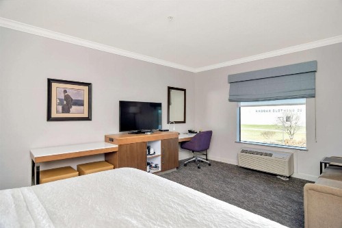 Hampton Inn & Suites Fort Worth-Fossil Creek - image 32