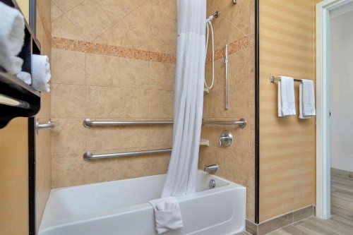 Hampton Inn & Suites Fort Worth-Fossil Creek - image 36