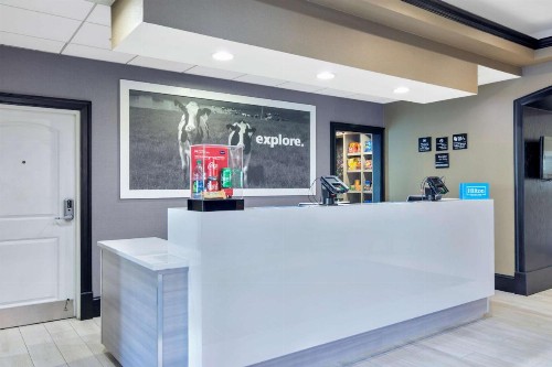 Hampton Inn & Suites Fort Worth-Fossil Creek - image 4