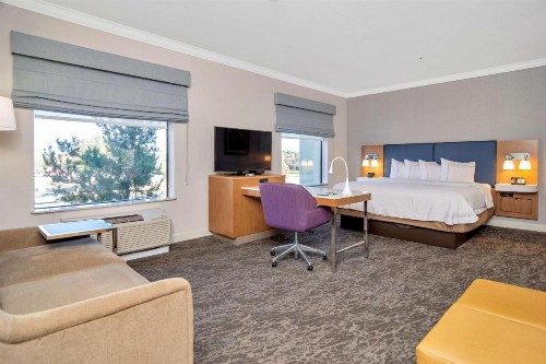 Hampton Inn & Suites Fort Worth-Fossil Creek - image 48