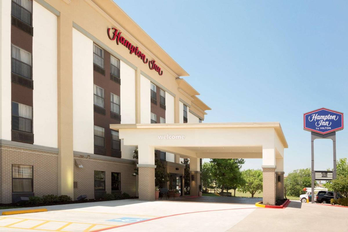 Hampton Inn Fort Worth Southwest Cityview - image 2