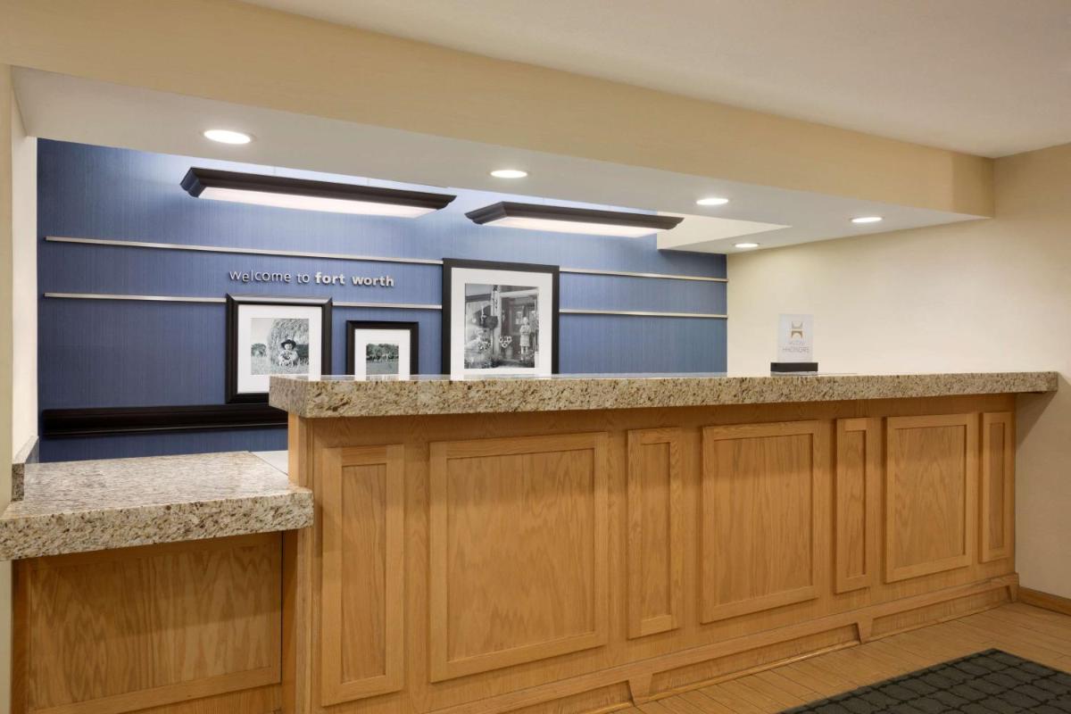Hampton Inn Fort Worth Southwest Cityview - image 3