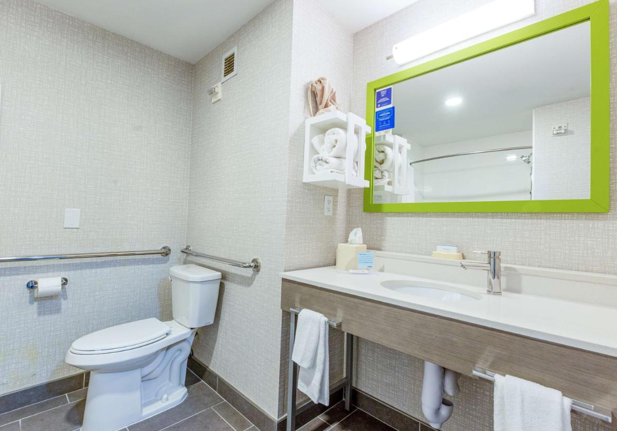 Hampton Inn & Suites Fort Worth-West-I-30 - image 4
