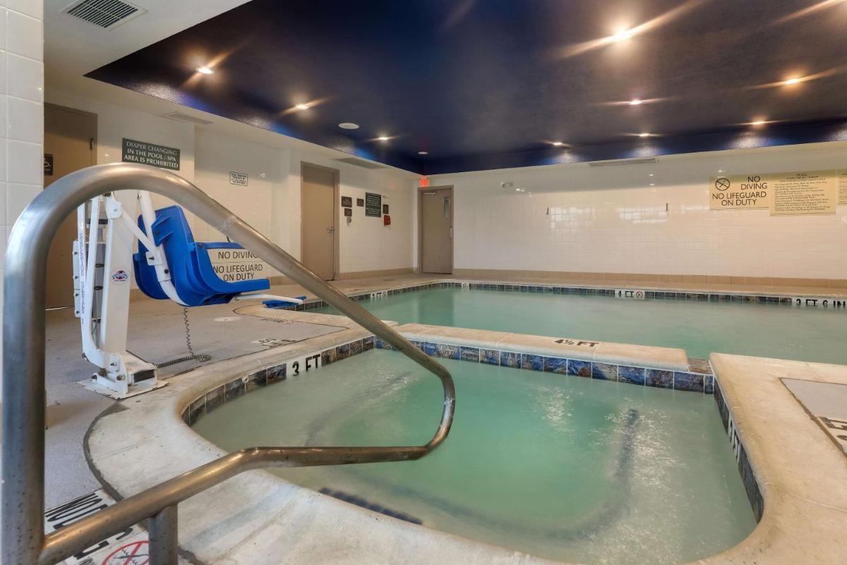 Hilton Garden Inn Fort Worth/Fossil Creek - image 2