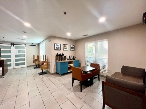Country Inn & Suites by Radisson Fort Worth TX - image 40
