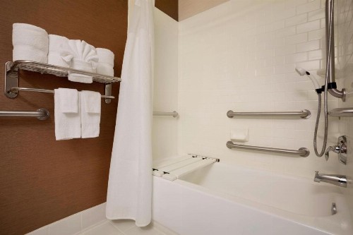 Fairfield Inn & Suites Fort Worth University Drive - image 10