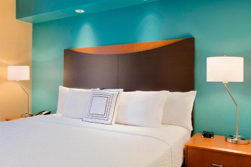 Fairfield Inn & Suites Fort Worth University Drive - image 13
