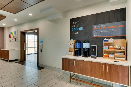 Holiday Inn Express Lake Worth NW Loop 820 an IHG Hotel - image 4