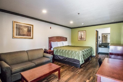 Americas Best Value Inn Fort Worth - image 19