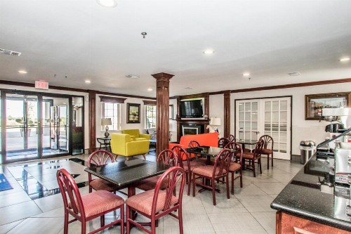 Americas Best Value Inn Fort Worth - image 2