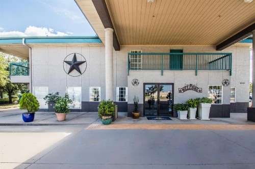 Americas Best Value Inn Fort Worth - image 21