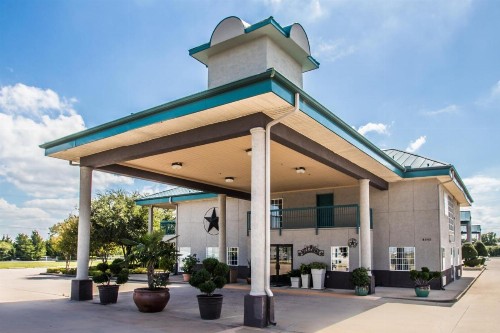 Americas Best Value Inn Fort Worth - image 30