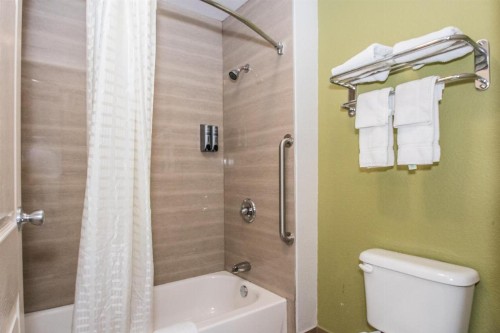Americas Best Value Inn Fort Worth - image 8