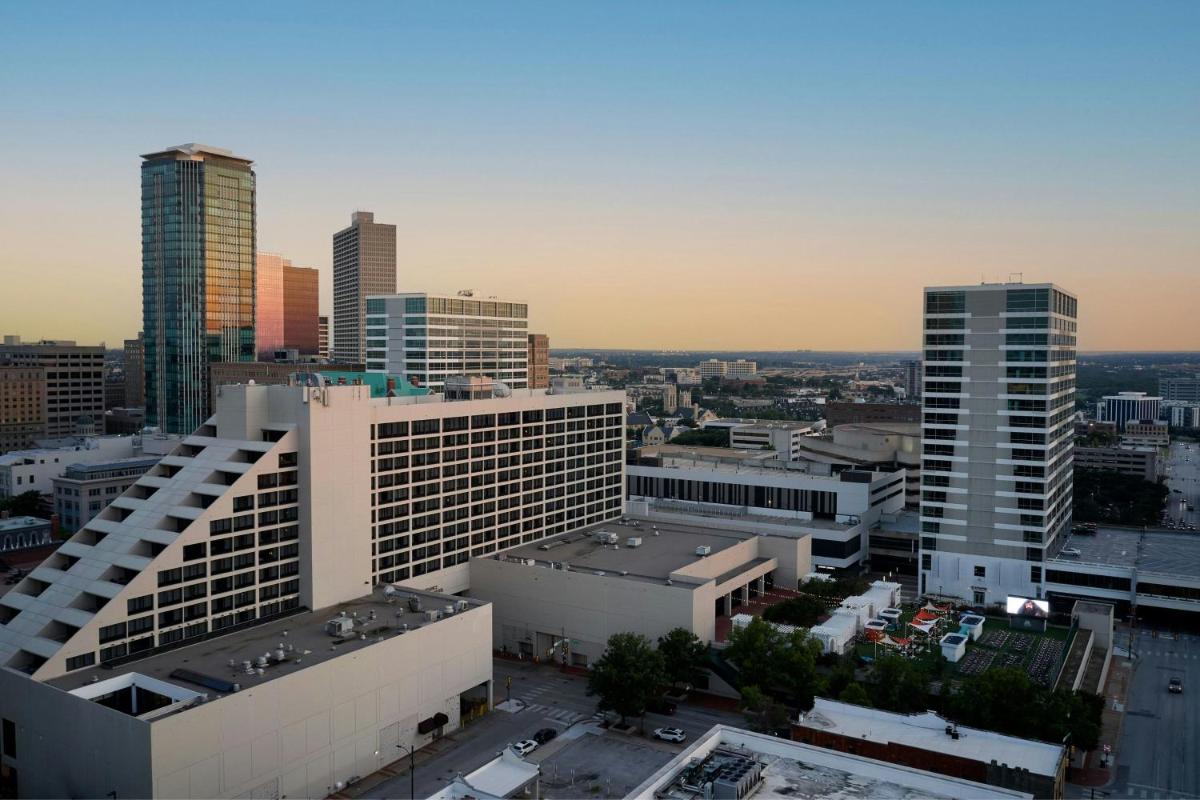 The Worthington Renaissance Fort Worth Hotel - image 7