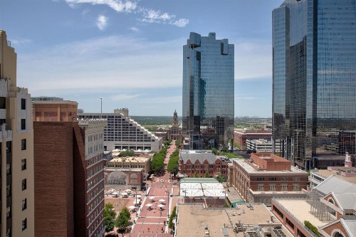 Courtyard Fort Worth Downtown/Blackstone - image 8
