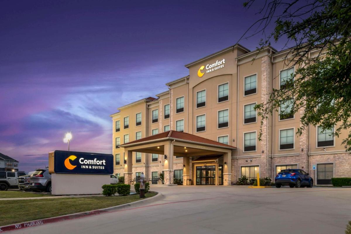 Comfort Inn & Suites - main image