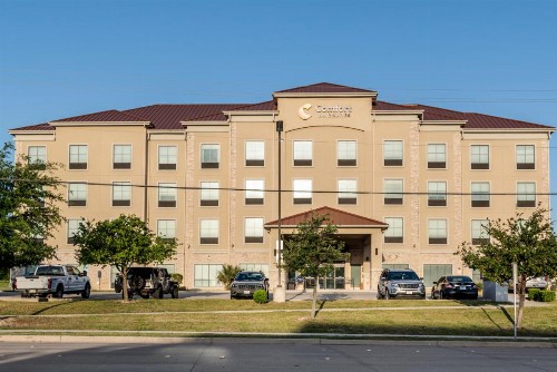 Comfort Inn & Suites - image 29