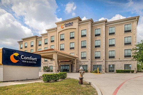 Comfort Inn & Suites - image 34