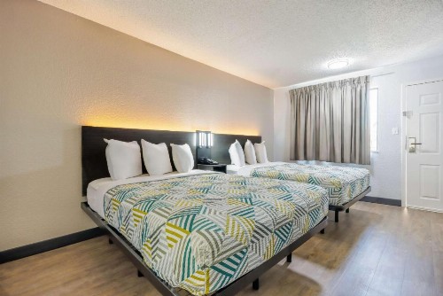 OYO Hotel Fort Worth East Gateway Ball Park - image 15