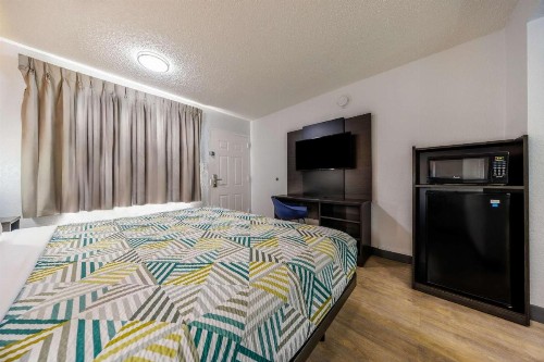 OYO Hotel Fort Worth East Gateway Ball Park - image 18