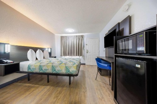 OYO Hotel Fort Worth East Gateway Ball Park - image 21