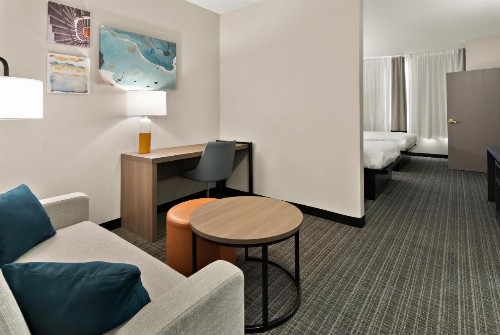 Comfort Suites North Fossil Creek - image 2