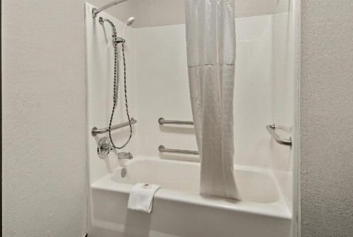 Comfort Suites North Fossil Creek - image 38