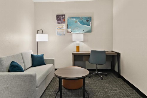 Comfort Suites North Fossil Creek - image 4