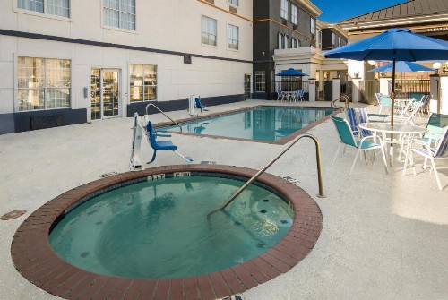 Comfort Suites North Fossil Creek - image 46