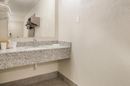 Red Roof Inn Fort Worth South - image 15