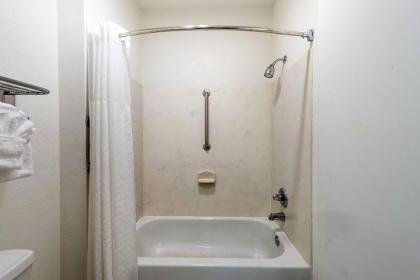 Americas Best Value Inn & Suites Fort Worth South - image 11