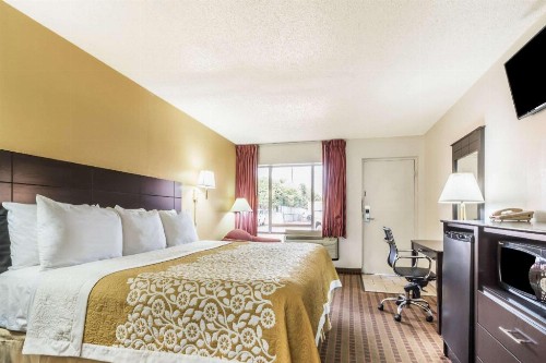 Days Inn by Wyndham South Fort Worth - image 25