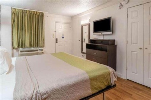 Studio 6-Fort Worth TX - West Medical Center - image 2