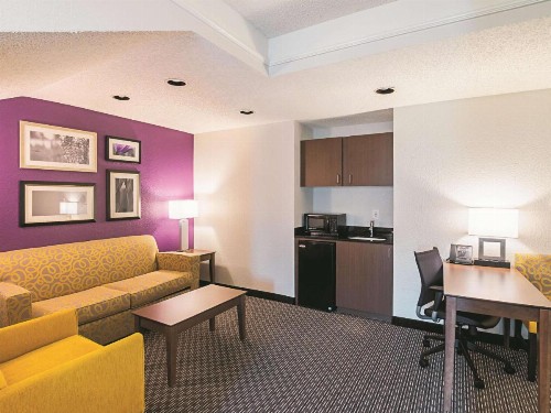 La Quinta by Wyndham Fort Worth North - image 2