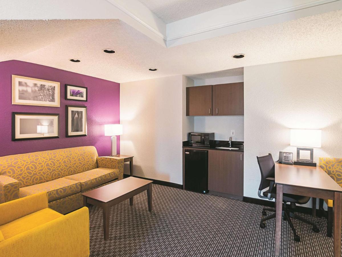 La Quinta by Wyndham Fort Worth North - image 2