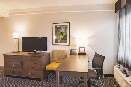 La Quinta by Wyndham Fort Worth North - image 21