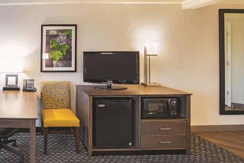 La Quinta by Wyndham Fort Worth North - image 28