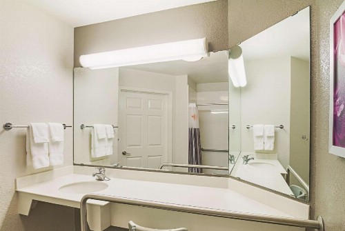 La Quinta by Wyndham Fort Worth North - image 41