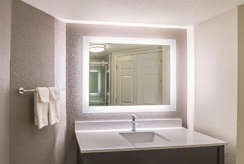 La Quinta by Wyndham Fort Worth North - image 7