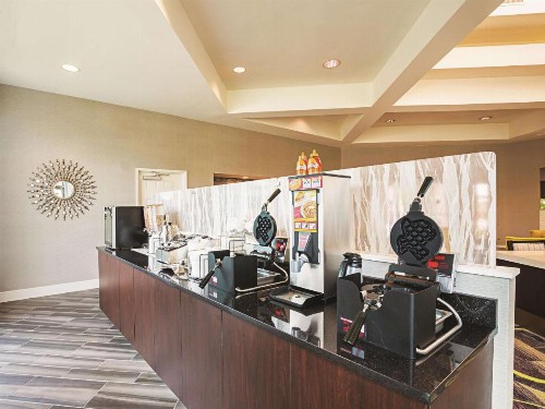 La Quinta by Wyndham Fort Worth City View - image 12