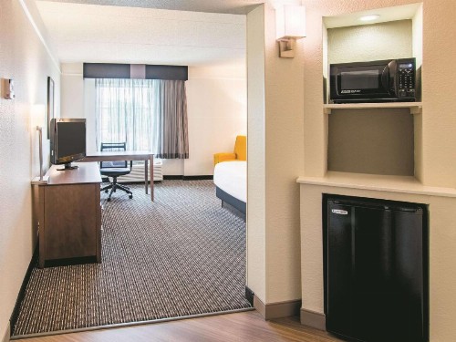 La Quinta by Wyndham Fort Worth City View - image 18