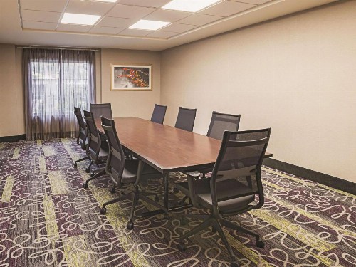 La Quinta by Wyndham Fort Worth City View - image 24