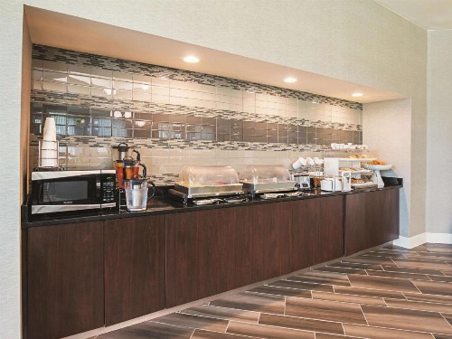 La Quinta by Wyndham Fort Worth City View - image 38