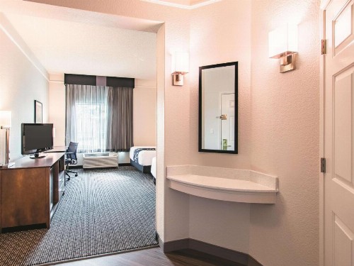 La Quinta by Wyndham Fort Worth City View - image 39
