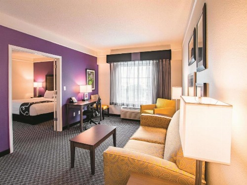 La Quinta by Wyndham Fort Worth City View - image 42