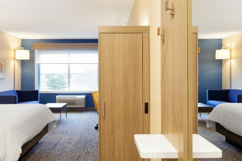 Holiday Inn Express Hotel and Suites Fort Worth/I-20 - image 40