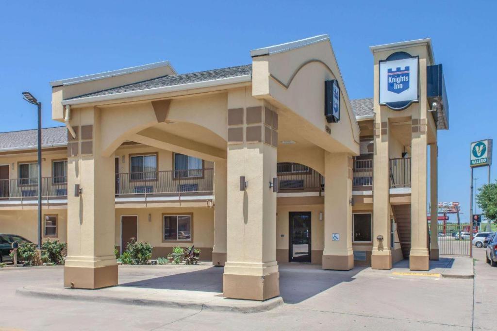 Knights Inn Fort Worth TX - main image