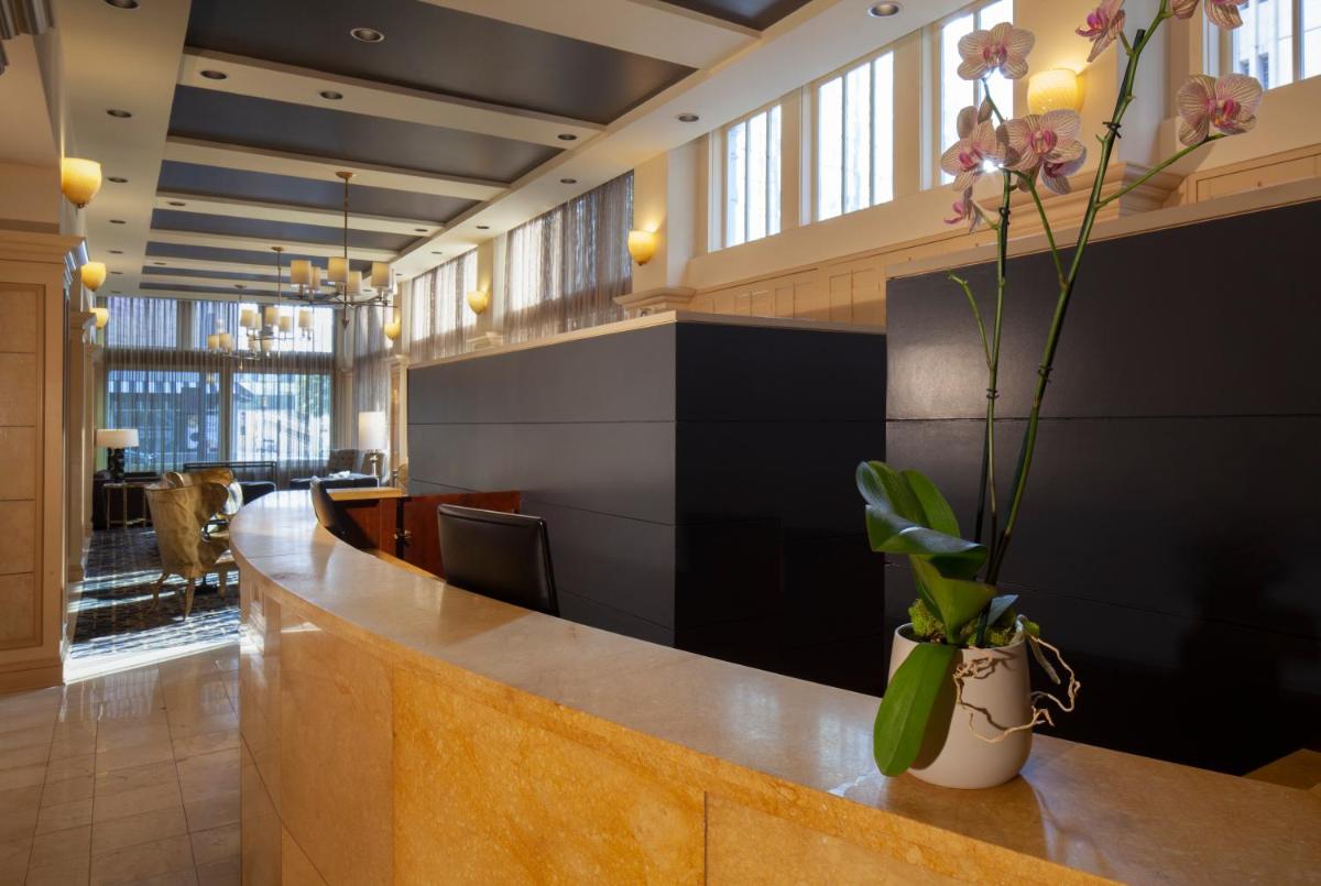 The Ashton Hotel - image 2