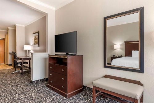 Best Western Plus Lake Worth - image 6