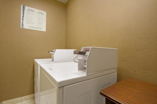 Super 8 by Wyndham Fort Worth TX - image 21